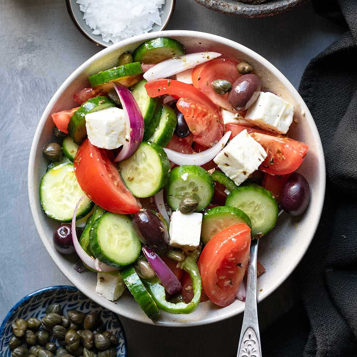 Authentic-Greek-salad-horiatiki-featured